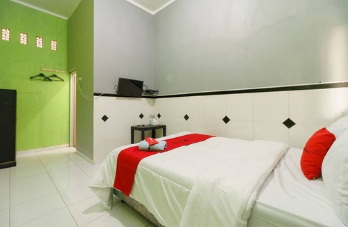 Babakan House | RedDoorz Syariah near Ciledug Station