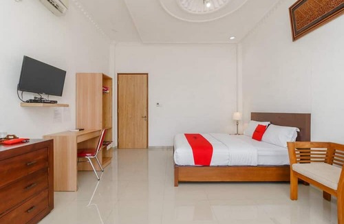 Lahat Hotel | RedDoorz Syariah near Lahat Station