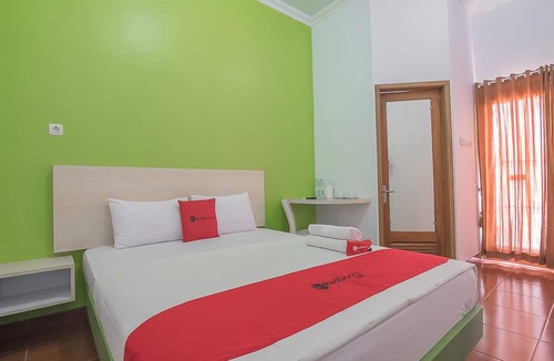 Cigugur House | RedDoorz Plus near Alun Alun Kuningan