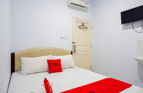 Buton Babau House | RedDoorz @ Hotel Bravo Pantai Kamali Bau Bau