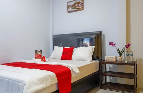 Luwuk Hotel | RedDoorz near RSUD Kota Luwuk