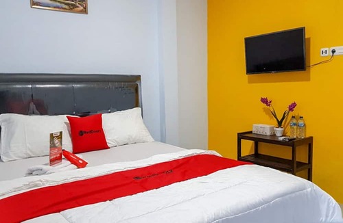 Luwuk Hotel | RedDoorz near RSUD Kota Luwuk