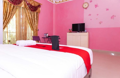 Manado Hotel | RedDoorz Premium @ Sea Residence Manado
