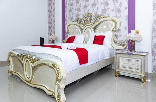 Manado Hotel | RedDoorz Premium @ Sea Residence Manado