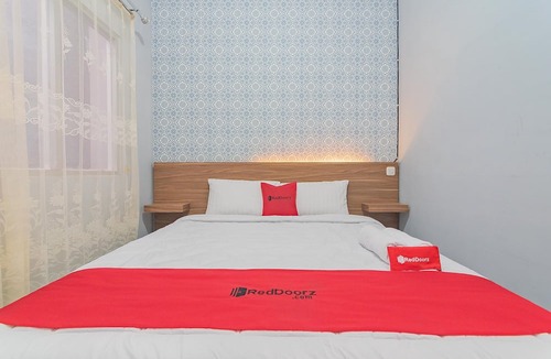 Garut Hotel | RedDoorz near Alun-Alun Garut