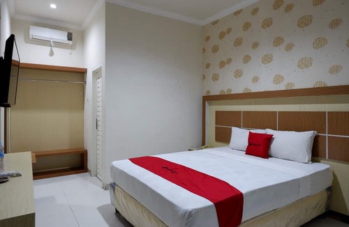 Palu Hotel | RedDoorz @ Hotel Bumi Palupy