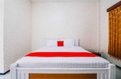 Batu Hotel | RedDoorz near Taman Rekreasi Selecta