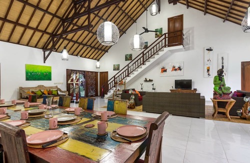 Melayang Villa | Villa Candi Kecil Empat by Villa Finder
