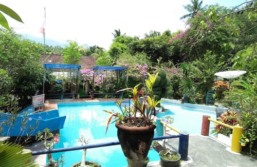 Melaya Bed & Breakfast | Puri Eling Blimbingsari