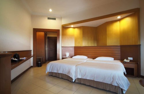 Parapat Hotel | Niagara Hotel Lake Toba & Resorts