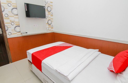 Palu Hotel | OYO 861 R Four Hotel