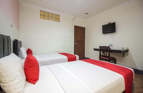 Manado City Centre Hotel | RedDoorz near Bethesda Manado