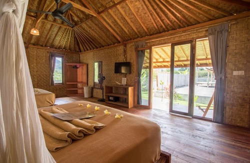 Sekongkang Bed & Breakfast | Baha Baha Villas