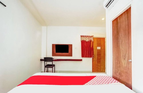Surabaya Hotel | Hotel O Siwalankerto Near Surabaya Carnival