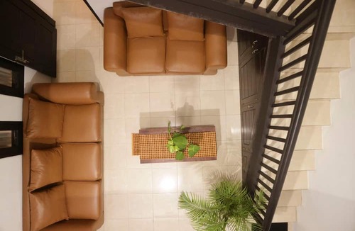 Banyuwangi House | de Lungguh Family Homestay