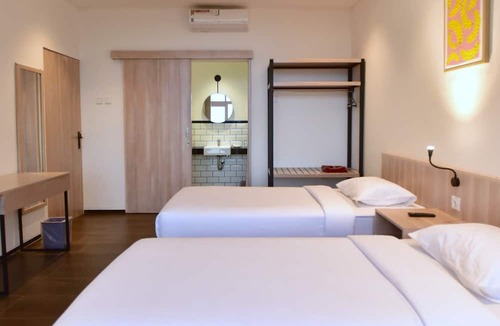 Purbayani Hotel | Negla Beach Villa