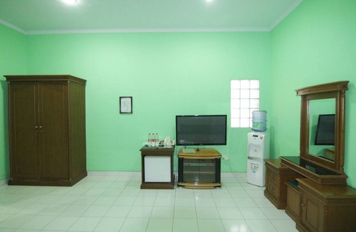 Purwakarta Bed & Breakfast | Grand Ciwareng Inn