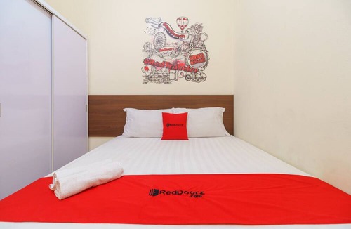 Tanjung Duren Utara Hotel | RedDoorz @ Tanjung Duren
