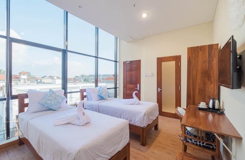 Batu Bolong House | Caroline Guest House