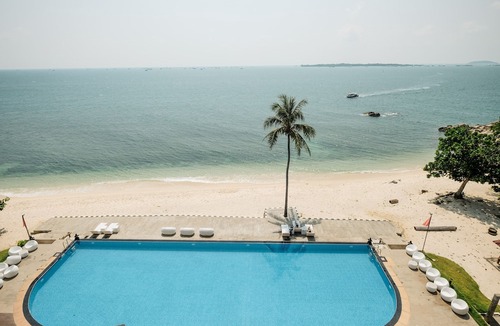Telukbakau Hotel | Bintan Pearl Beach Resort