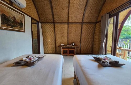 Pejarakan Hotel | Eco Moringa Garden