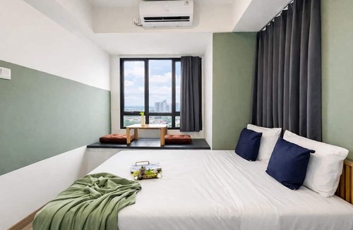 Panunggangan Utara Apartment | Bright And Relaxing 2Br At Collins Boulevard Apartment
