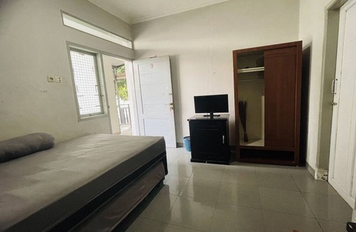 Makassar Hotel | OYO 95134 Guest House Bonto Sunggu