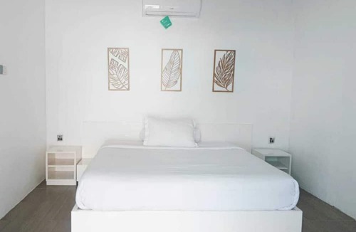 Cikakak Resort | La Plage Beach Club & Resort