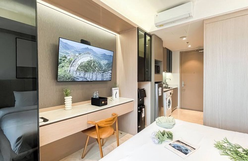 Pantai Indah Kapuk Apartment | Modern Minimalist Studio Room At Gold Coast Apartment