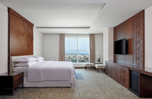 Makassar Hotel | Four Points By Sheraton Makassar