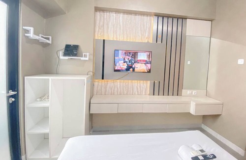 Jatingaleh Apartment | Well Furnished Studio At The Alton Apartment