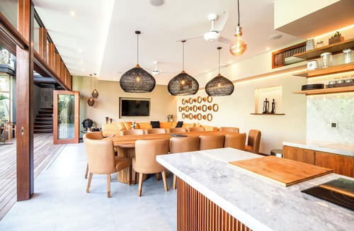 Berawa Villa | Luxury 6BR Canggu 400m to Finns Beach