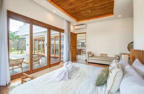 Pecatu Villa | Breeze Opulent 6 BR in With Ocean View 5 Mins to Savaya