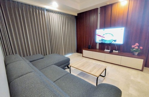 Surabaya Apartment | 2Br Luxurious And Spacious Apartment At One East Penthouse Residence