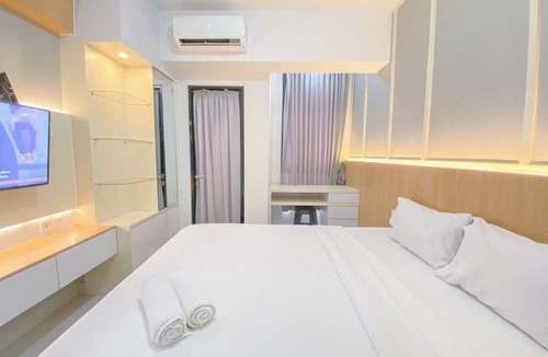 Jatingaleh Apartment | Cozy and Homey Studio at The Alton Apartment