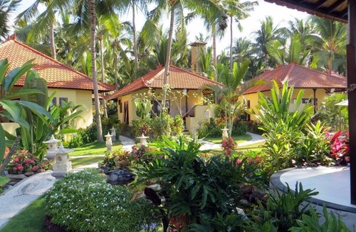Penuktukan Hotel | Teluk Karang Dive and Spa Resort Bali