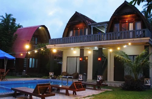 Tanjung Setia Hotel | Lovina Krui Surf