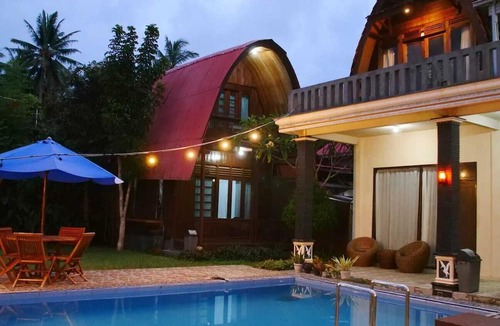 Tanjung Setia Hotel | Lovina Krui Surf