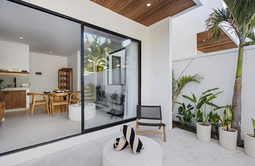 Seminyak Hotel | White Residence - Art & Boutique Suites