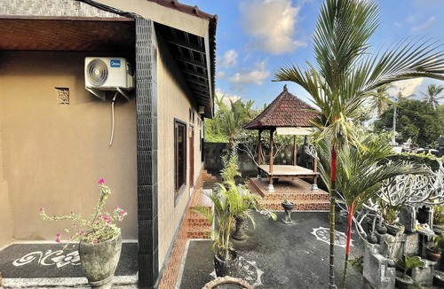 Penebel House | Mongan Homestay Beside The Belulang Hot Spring
