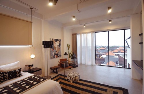 Batu Bolong Hotel | Onyx Beach Hotel