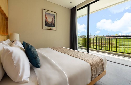Batu Bolong Hotel | Villa Chanthira Luxe by Nakula