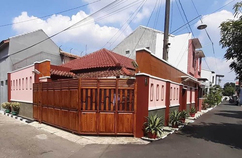 Kudus House | Homestay Cendana Candi-1