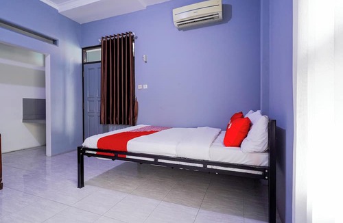 Padalarang Hotel | Hotel O Pdl Guest House Syariah