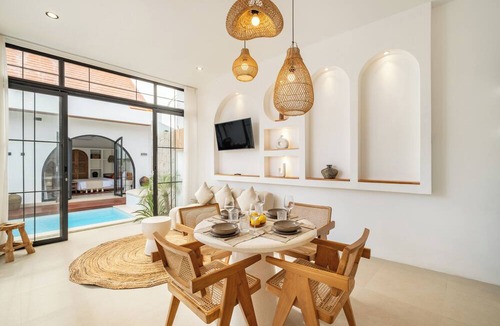 Munggu Villa | Luxe Villa Amra By OriVista w/Rice Field Views