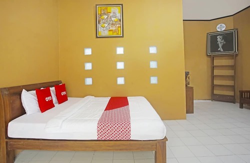 Kalianda Hotel | OYO 90229 Fidel Caestro Homestay