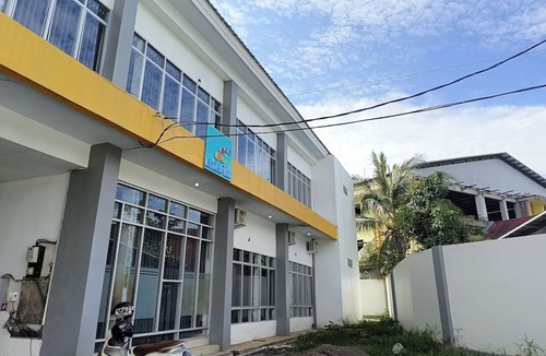 Makassar Hotel | OYO 93929 Erbee Inn