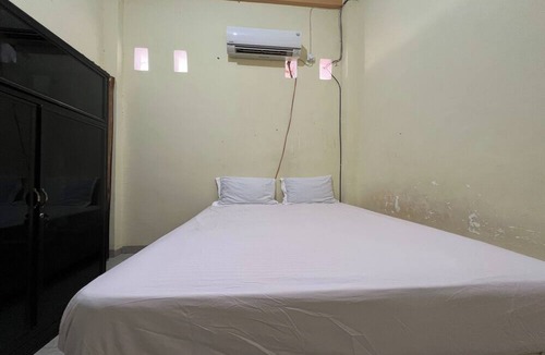 Enrekang Hotel | Hotel O Ziza Kost82 Syariah