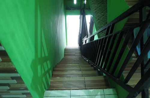Pallangga Hotel | OYO 93875 Tifar House Near Lapangan Raja-raja