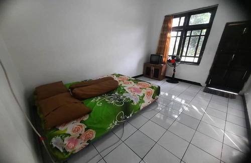 Pelabuhan Ratu Hotel | Hotel O Home Stay Syariah Habibie
